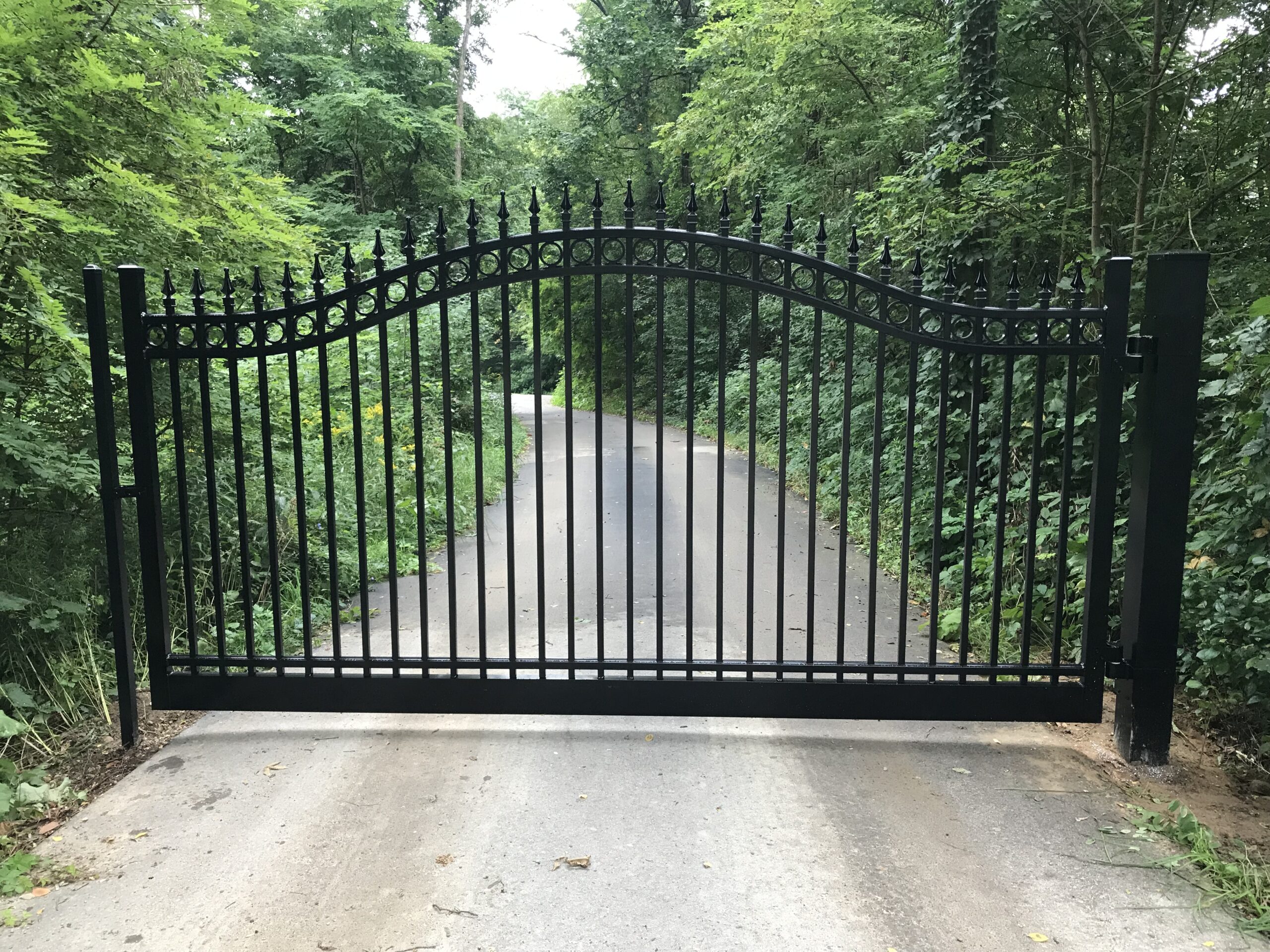 Metal entry gate built in Rochester Hills Michigan