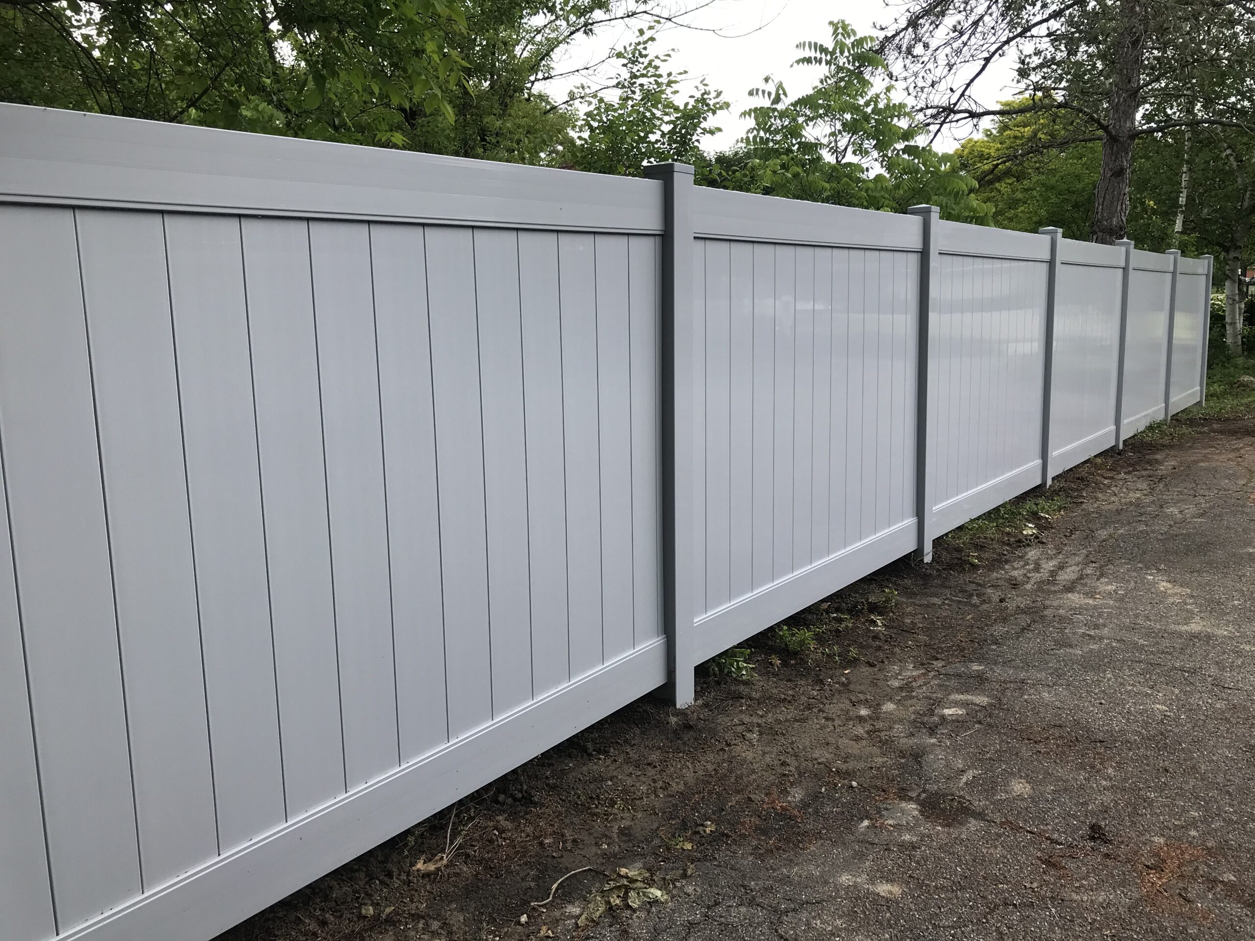 Vinyl privacy fence in Clarkston Michigan