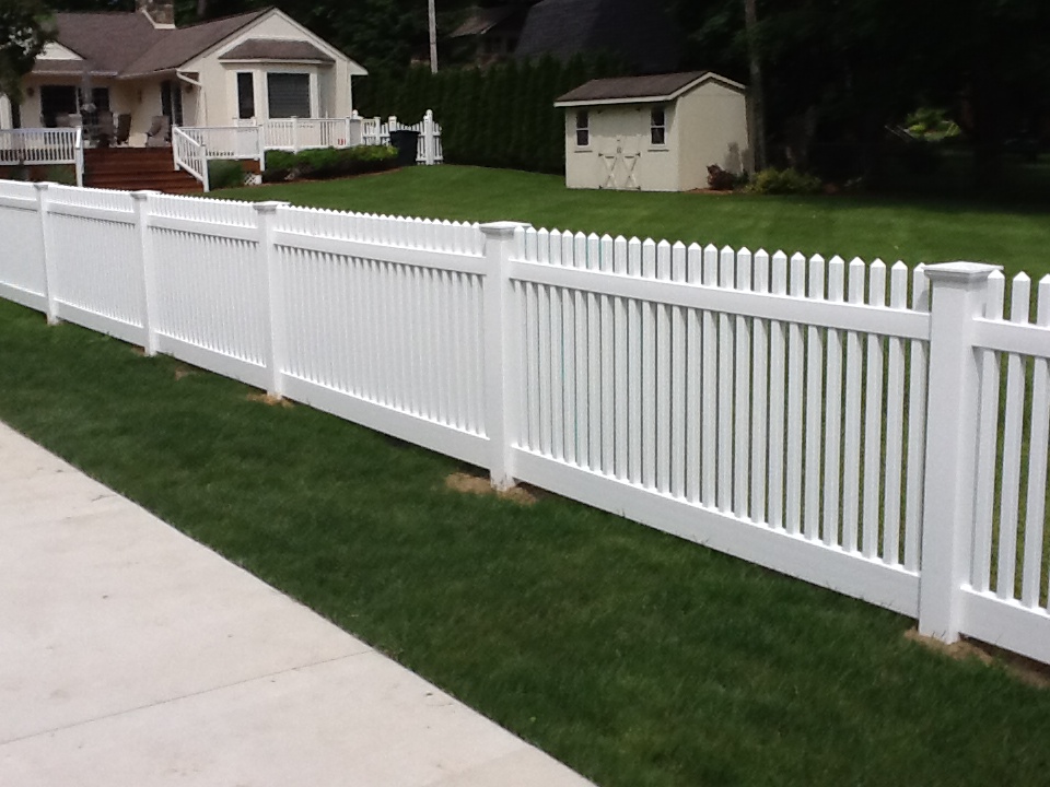 Durable vinyl fence installation in Oakland County